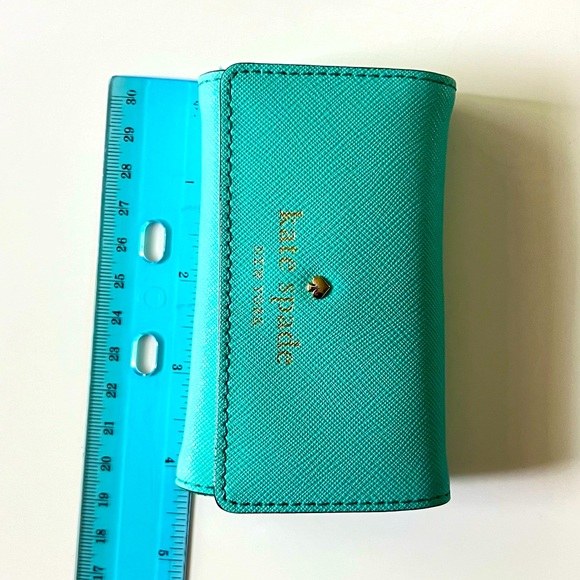 Like new. Kate Spade 6 key ring wallet. - Picture 1 of 5